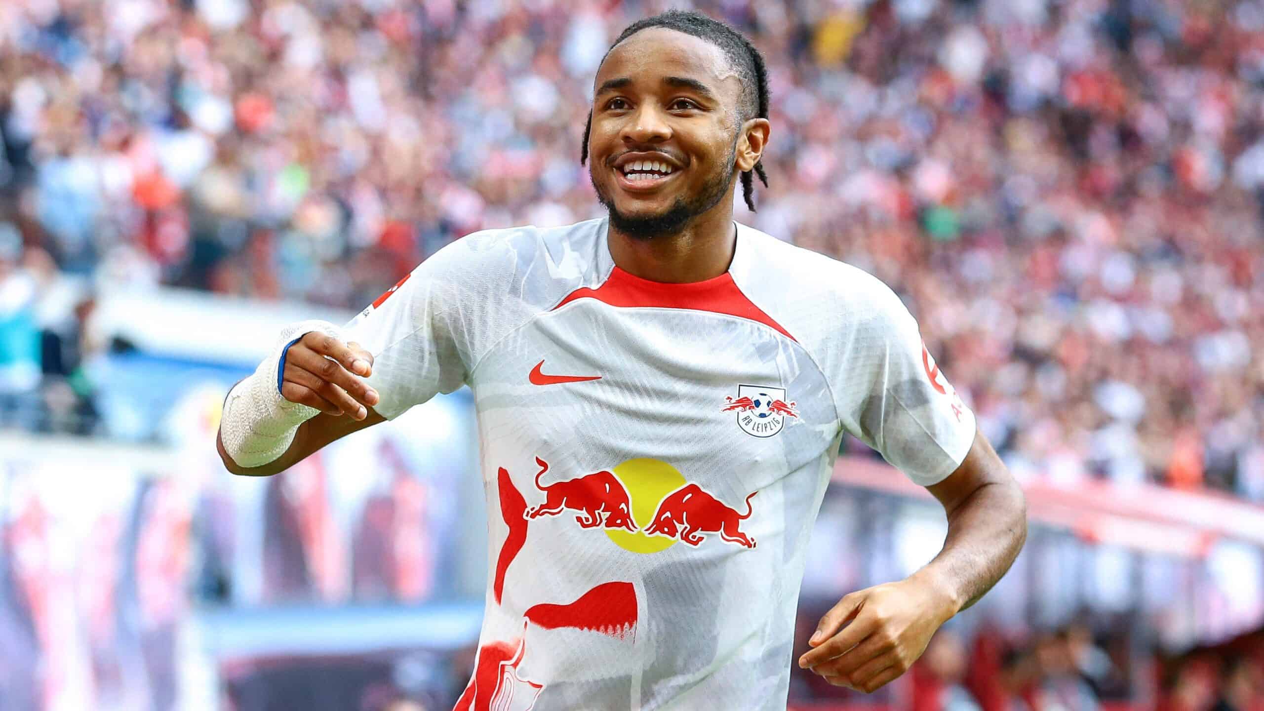 29.10.2022, xtgx, Fussball 1. Bundesliga, RB Leipzig - Bayer 04 Leverkusen emspor, v.l. Christopher Nkunku (Leipzig, 18)