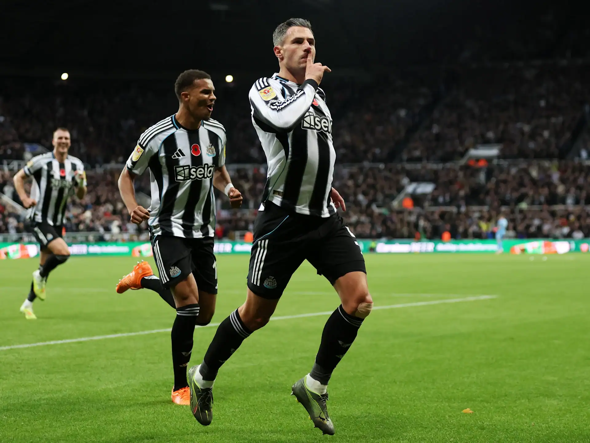 Schar_Spurs_goal_25-26