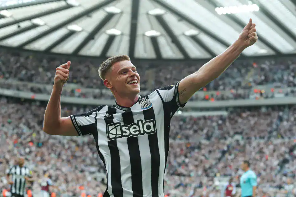 harvey-barnes-newcastle-united-celebrates-837636783